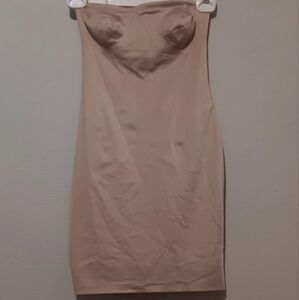 Soma Vanishing Edge Shapewear Strapless Slip SzS‎ Cream